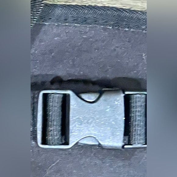 BLACK Pinty Hydration Backpack Pack with 2L Water Bladder for One Day Outdoor - Picture 6 of 14